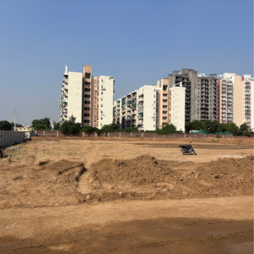  Plot For Sale in Sector 77