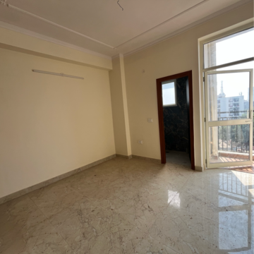 रेसिडेंशियल बिल्डर फ्लोर वर्ग फुट फॉर रेंट इन सेक्टर 104 नोएडा  7711611