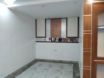 Kitchen in 3 BHK Builder Floor at Sector 31 – for Sale