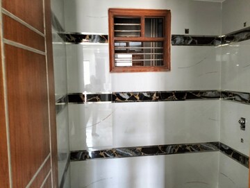 Furnished Amenities in 3 BHK Builder Floor at Sector 31 – for Sale