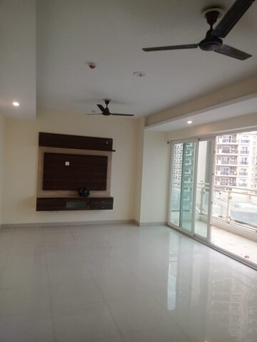 Room in 2 BHK Apartment at Stellar Mi Citihomes, Omicron Iii Greater Noida – for Sale