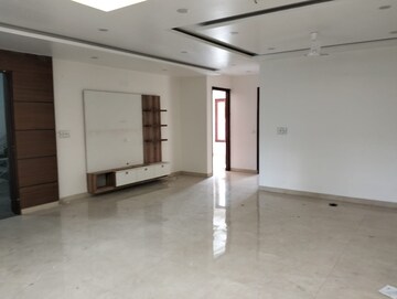 Room in 4 BHK Builder Floor at Sector 31 – for Sale