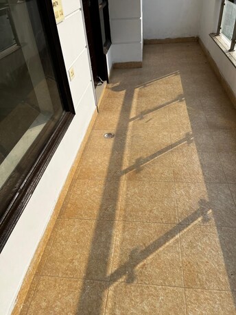 रेसिडेन्शियल बिल्डर फ्लोर वर्ग फुट फॉर रीसेल इन सेक्टर 46 गुरगांव  7711915