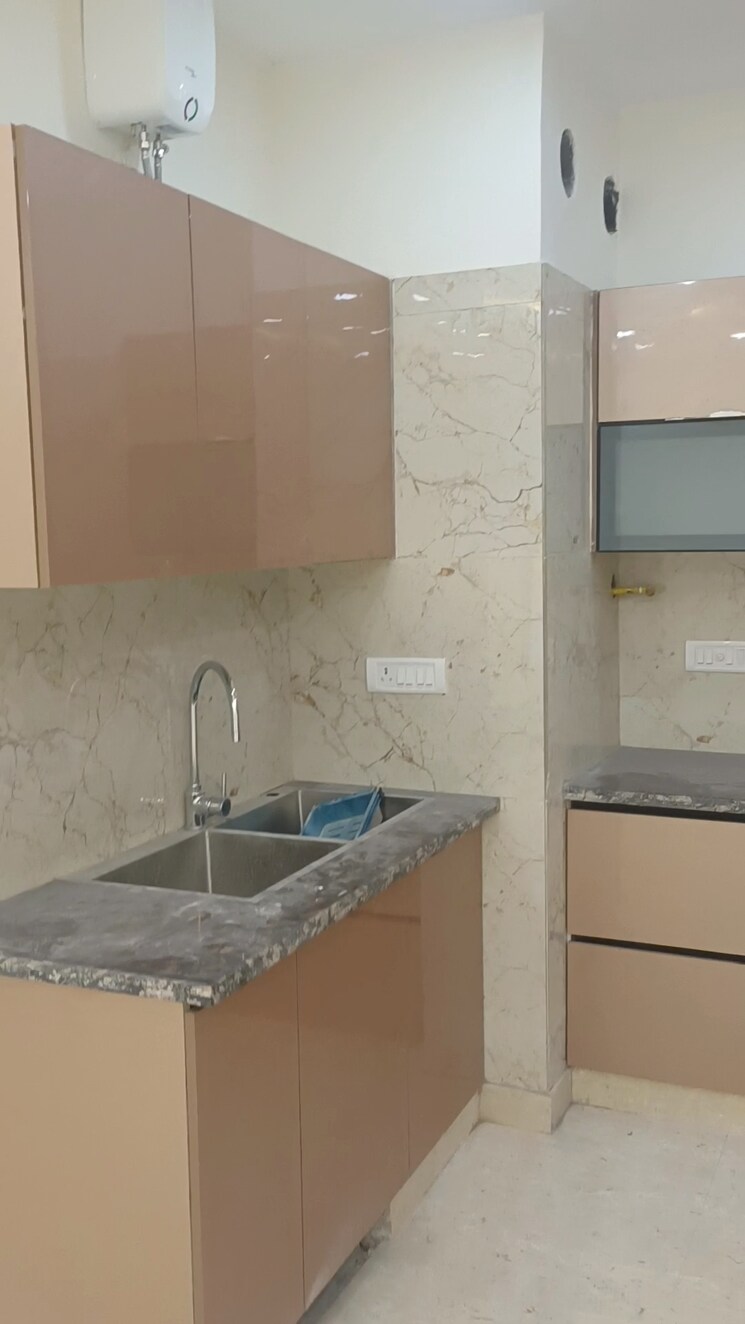 Bathroom, new rajinder nagar 3 Bedroom 1152 Sq.Ft. Builder Floor In New Rajinder Nagar Delhi 7711967