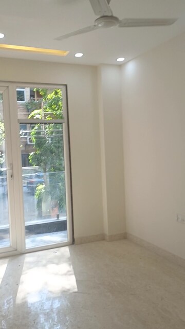 Room in 3 BHK Builder Floor at New Rajinder Nagar – for Sale