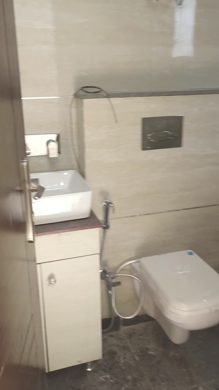 Bathroom, new rajinder nagar 3 Bedroom 1152 Sq.Ft. Builder Floor In New Rajinder Nagar Delhi 7711967