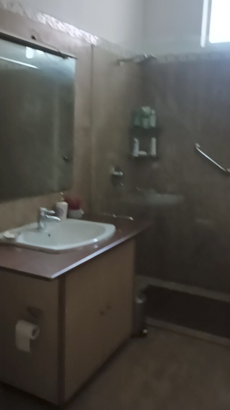 Bathroom, malcha marg 6+ Bedroom 1250 Sq.Yd. Independent House In Malcha Marg Delhi 7712090