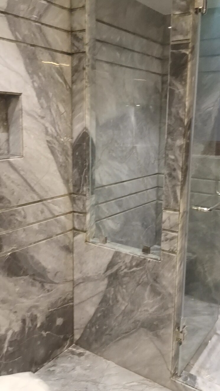 Bathroom, old rajinder nagar 4 Bedroom 666 Sq.Yd. Builder Floor In Old Rajinder Nagar Delhi 7712175