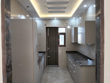 Building Lobby in 4 BHK Builder Floor at Sector 46 – for Sale