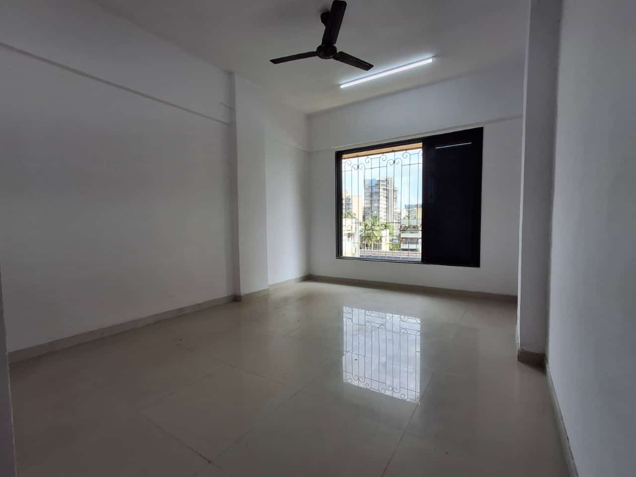 3.5 BHK Apartment For Sale in Juhu Gulmohar Road 