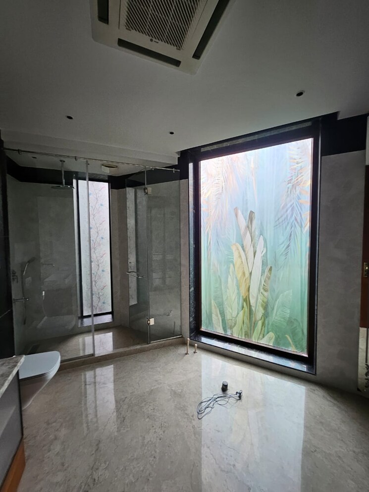 Bathroom, new rajinder nagar 5 Bedroom 660 Sq.Yd. Builder Floor In New Rajinder Nagar Delhi 7712384