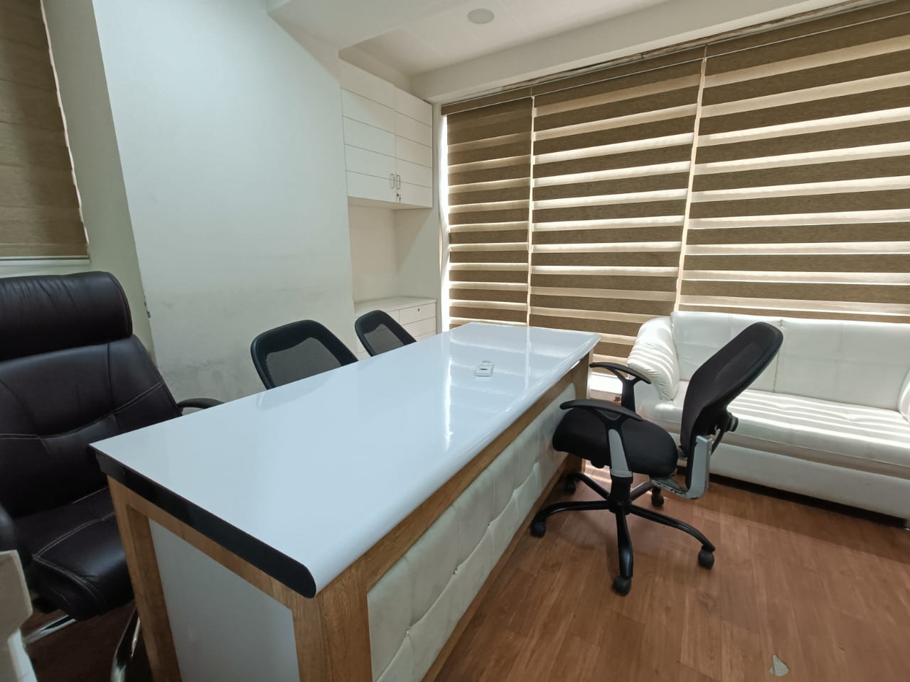 Commercial Office Space 1389 Sq.Ft. For Rent in Ambli Road Ahmedabad  7712470