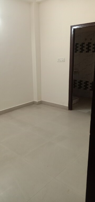 Room in 3 BHK Builder Floor at Avantika Colony – for Sale