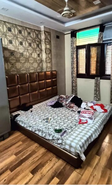 रेसिडेंशियल बिल्डर फ्लोर वर्ग फुट फॉर रेंट इन तिलक नगर दिल्ली  7713090