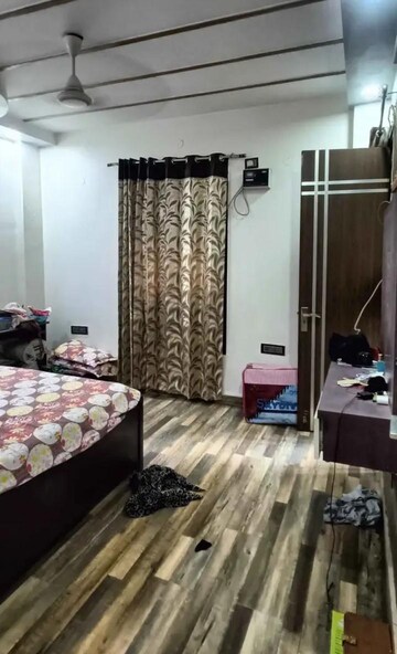 रेसिडेंशियल बिल्डर फ्लोर वर्ग फुट फॉर रेंट इन तिलक नगर दिल्ली  7713090