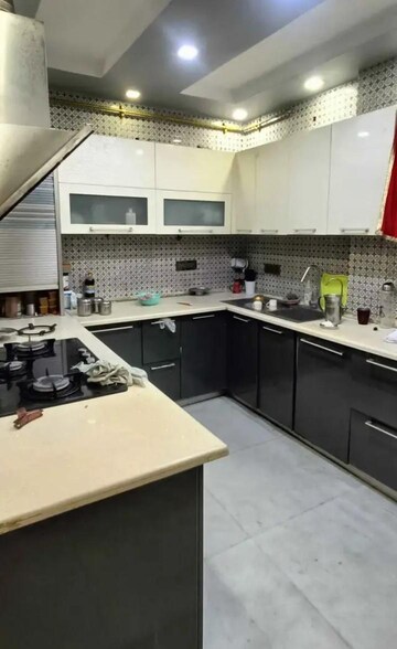 रेसिडेंशियल बिल्डर फ्लोर वर्ग फुट फॉर रेंट इन तिलक नगर दिल्ली  7713090