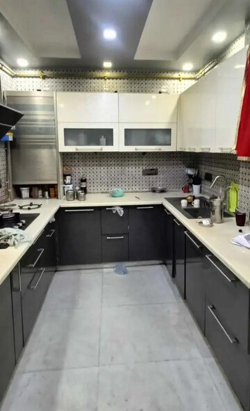 रेसिडेंशियल बिल्डर फ्लोर वर्ग फुट फॉर रेंट इन तिलक नगर दिल्ली  7713090