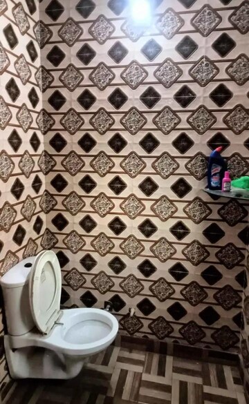 रेसिडेंशियल बिल्डर फ्लोर वर्ग फुट फॉर रेंट इन तिलक नगर दिल्ली  7713090