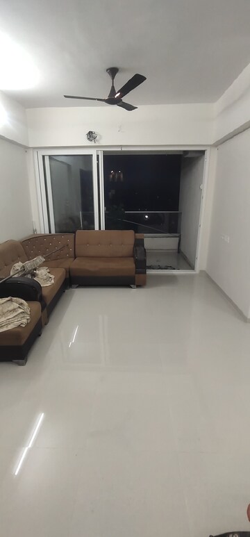 Furnished Amenities in 2 BHK Apartment at Vertex Solitaire, Kalyan West – for Rent