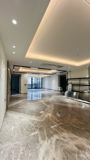 Parking in 4 BHK Builder Floor at Emaar Emerald Hills Phase 2, Sector 65 – for Sale