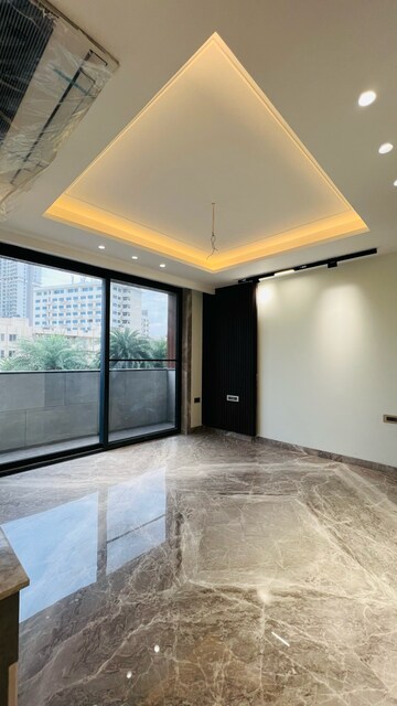 Room in 4 BHK Builder Floor at Emaar Emerald Hills Phase 2, Sector 65 – for Sale