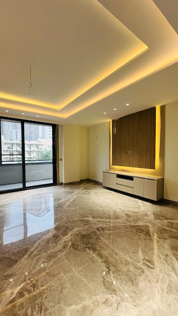 Room in 4 BHK Builder Floor at Emaar Emerald Hills Phase 2, Sector 65 – for Sale