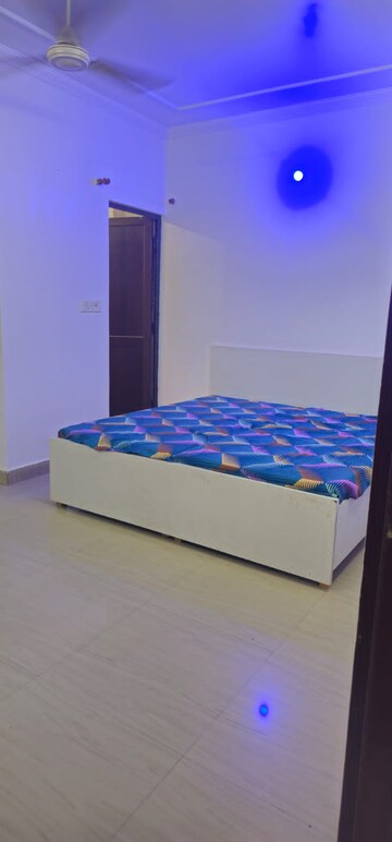 रेसिडेंशियल बिल्डर फ्लोर वर्ग यार्ड फॉर रेंट इन उत्तम नगर दिल्ली  7714070