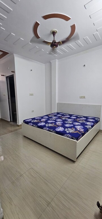 रेसिडेंशियल बिल्डर फ्लोर वर्ग यार्ड फॉर रेंट इन उत्तम नगर दिल्ली  7714070