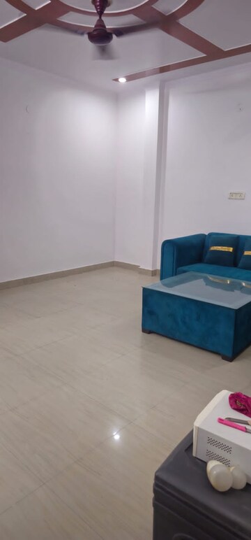 रेसिडेंशियल बिल्डर फ्लोर वर्ग यार्ड फॉर रेंट इन उत्तम नगर दिल्ली  7714070