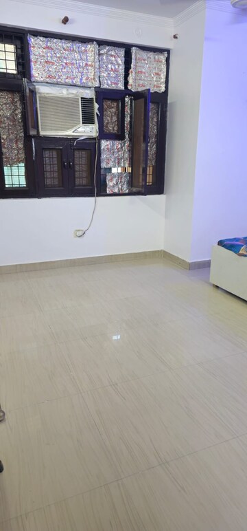 रेसिडेंशियल बिल्डर फ्लोर वर्ग यार्ड फॉर रेंट इन उत्तम नगर दिल्ली  7714070