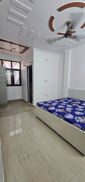 रेसिडेंशियल बिल्डर फ्लोर वर्ग यार्ड फॉर रेंट इन उत्तम नगर दिल्ली  7714070