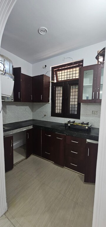 रेसिडेंशियल बिल्डर फ्लोर वर्ग यार्ड फॉर रेंट इन उत्तम नगर दिल्ली  7714070