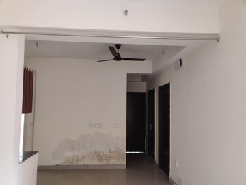 Room in 2.5 BHK Apartment at Town Park White Orchid, Sector 16c Greater Noida – for Sale