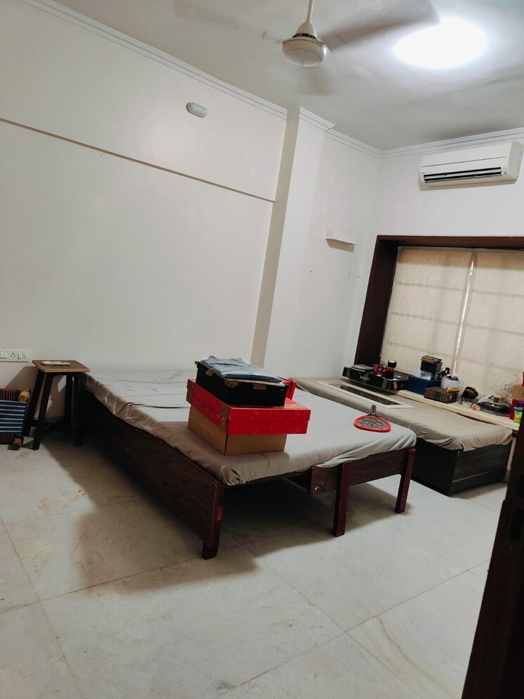 Team Area, amrit-apartments 2 Bedroom 1300 Sq.Ft. Apartment In Khar West Mumbai 7714307