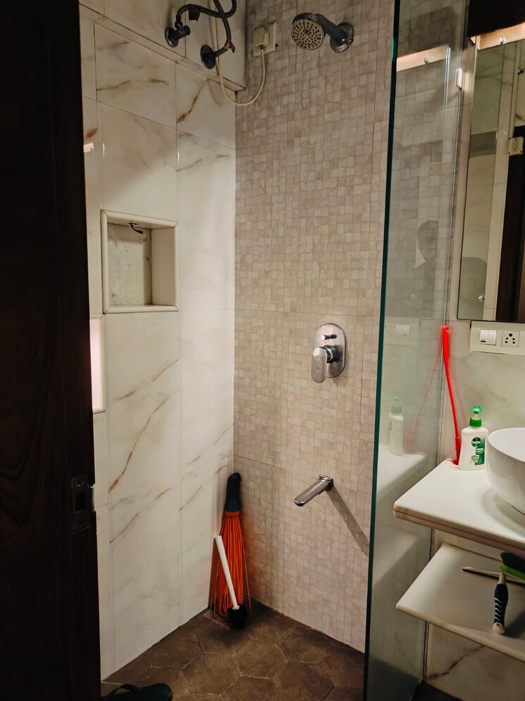 Bathroom, amrit-apartments 2 Bedroom 1300 Sq.Ft. Apartment In Khar West Mumbai 7714307