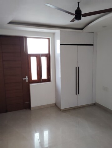 Room in 3 BHK Builder Floor at Sector 16 – for Sale
