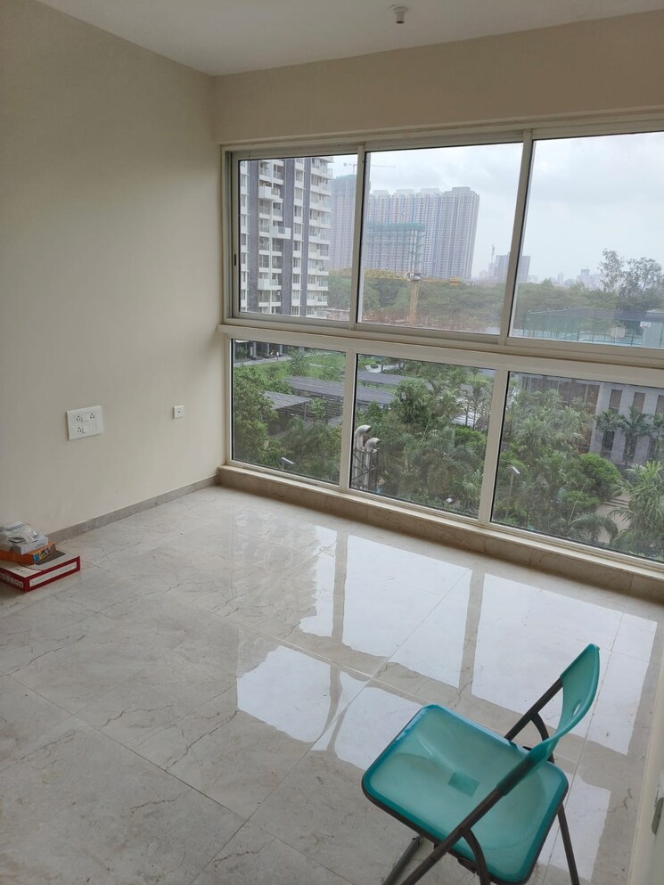Room, tata-serein 1 Bedroom 446 Sq.Ft. Apartment In Pokhran Road No Two Thane 7714414