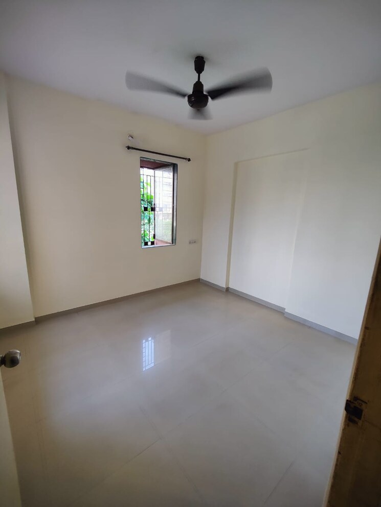Room, squarefeet-green-square 1.5 Bedroom 689 Sq.Ft. Apartment In Ghodbunder Road Thane 7714482