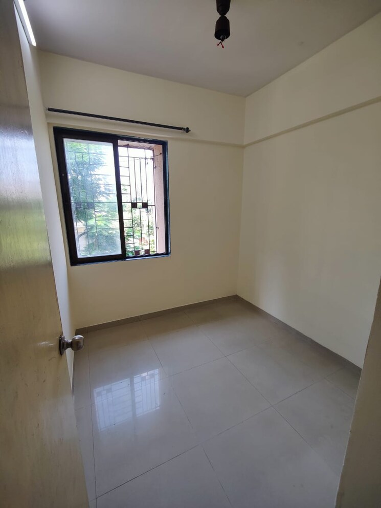 Room, squarefeet-green-square 1.5 Bedroom 689 Sq.Ft. Apartment In Ghodbunder Road Thane 7714482