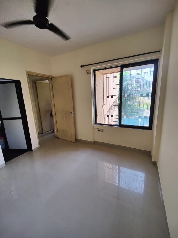 Room, squarefeet-green-square 1.5 Bedroom 689 Sq.Ft. Apartment In Ghodbunder Road Thane 7714482