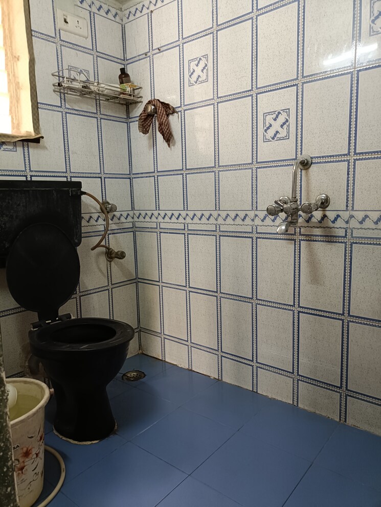 Bathroom, shri-sai-sagar-complex 1 Bedroom 450 Sq.Ft. Apartment In Kalwa Thane 7714531