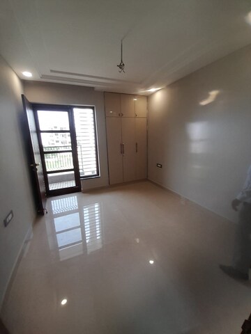 Room in 3 BHK Builder Floor at Sector 85 – for Sale