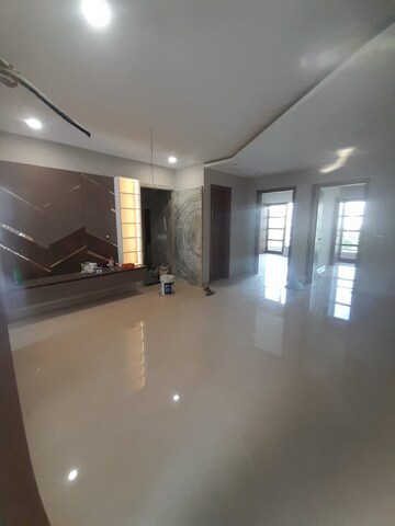 Room in 3 BHK Builder Floor at Sector 85 – for Sale