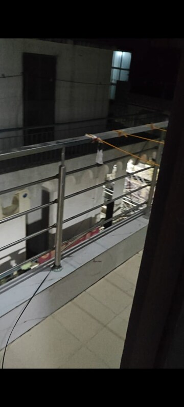 रेसिडेंशियल घर वर्ग फुट फॉर रेंट इन सेक्टर 12 नोएडा  7715269