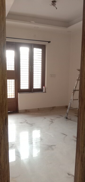 Room in 3 BHK Builder Floor at Avantika Extension – for Sale
