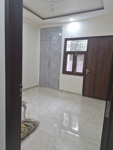 रेसिडेंशियल बिल्डर फ्लोर वर्ग फुट फॉर रेंट इन निति खंड ग़ाज़ियाबाद  7715398