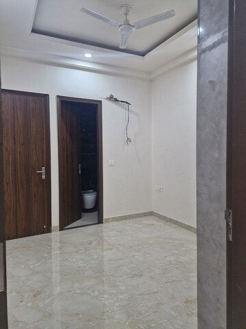 रेसिडेंशियल बिल्डर फ्लोर वर्ग फुट फॉर रेंट इन निति खंड ग़ाज़ियाबाद  7715398