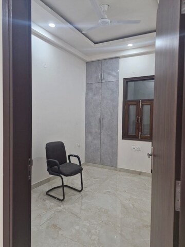 रेसिडेंशियल बिल्डर फ्लोर वर्ग फुट फॉर रेंट इन निति खंड ग़ाज़ियाबाद  7715398