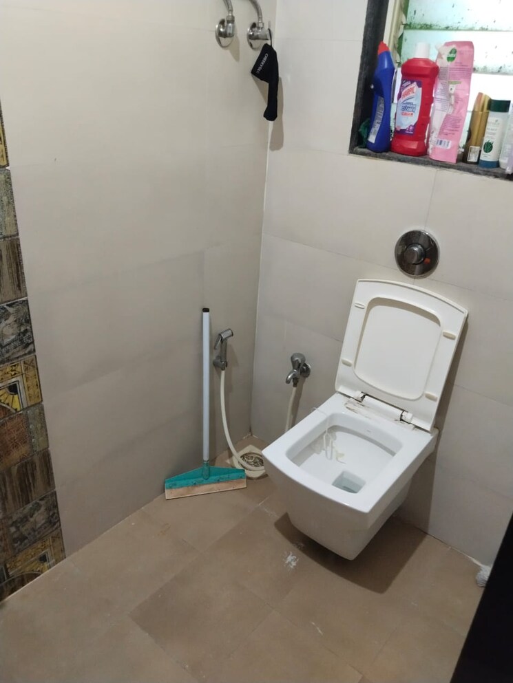 Bathroom, dgs-sheetal-grandeur 2 Bedroom 689 Sq.Ft. Apartment In Santacruz East Mumbai 7715573