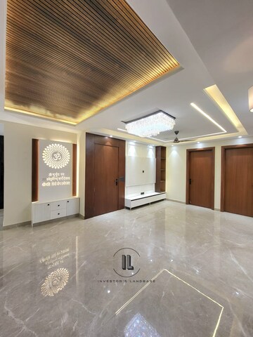 Living Room in 3.5 BHK Builder Floor at SS Southend Floors, South City 2 – for Sale
